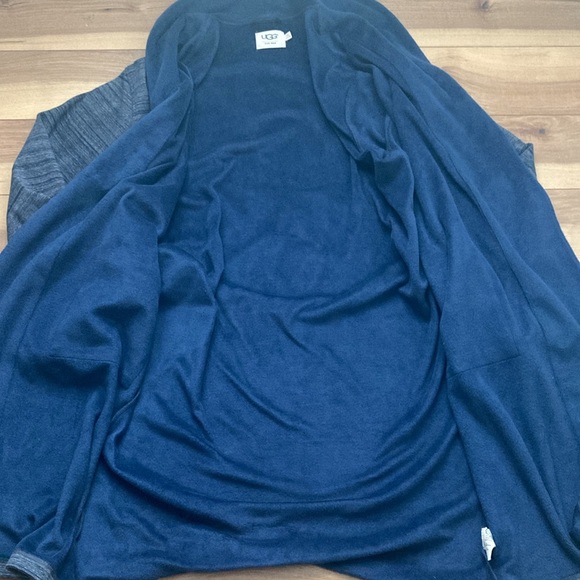 UGG Blue Striped Robe - Picture 6 of 10